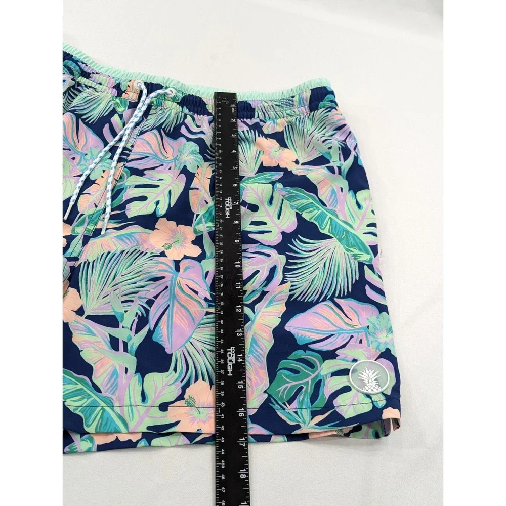 NEW‎ NO TAGS  CHUBBIES, FLORAL TROPICAL 5.5